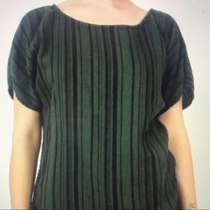 NWT Prairie Underground Roundness Top Stripe